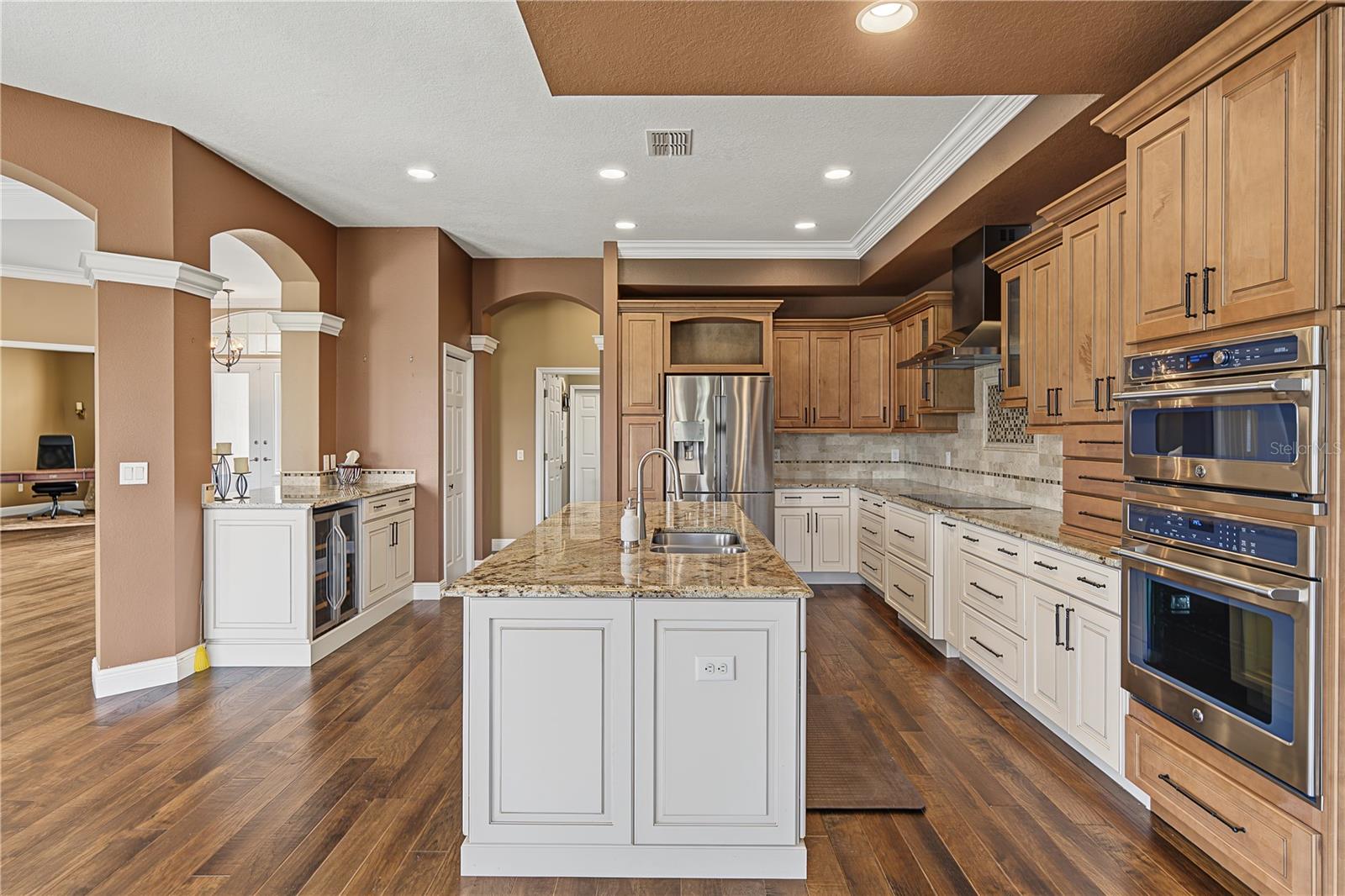 13823 THOROUGHBRED DR — photo 59