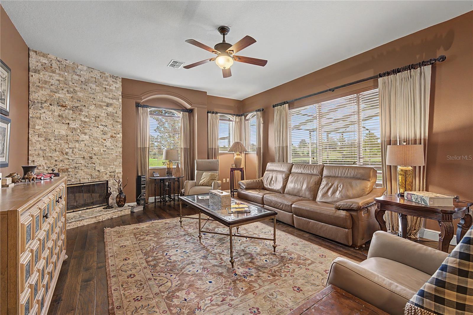 13823 THOROUGHBRED DR — photo 15