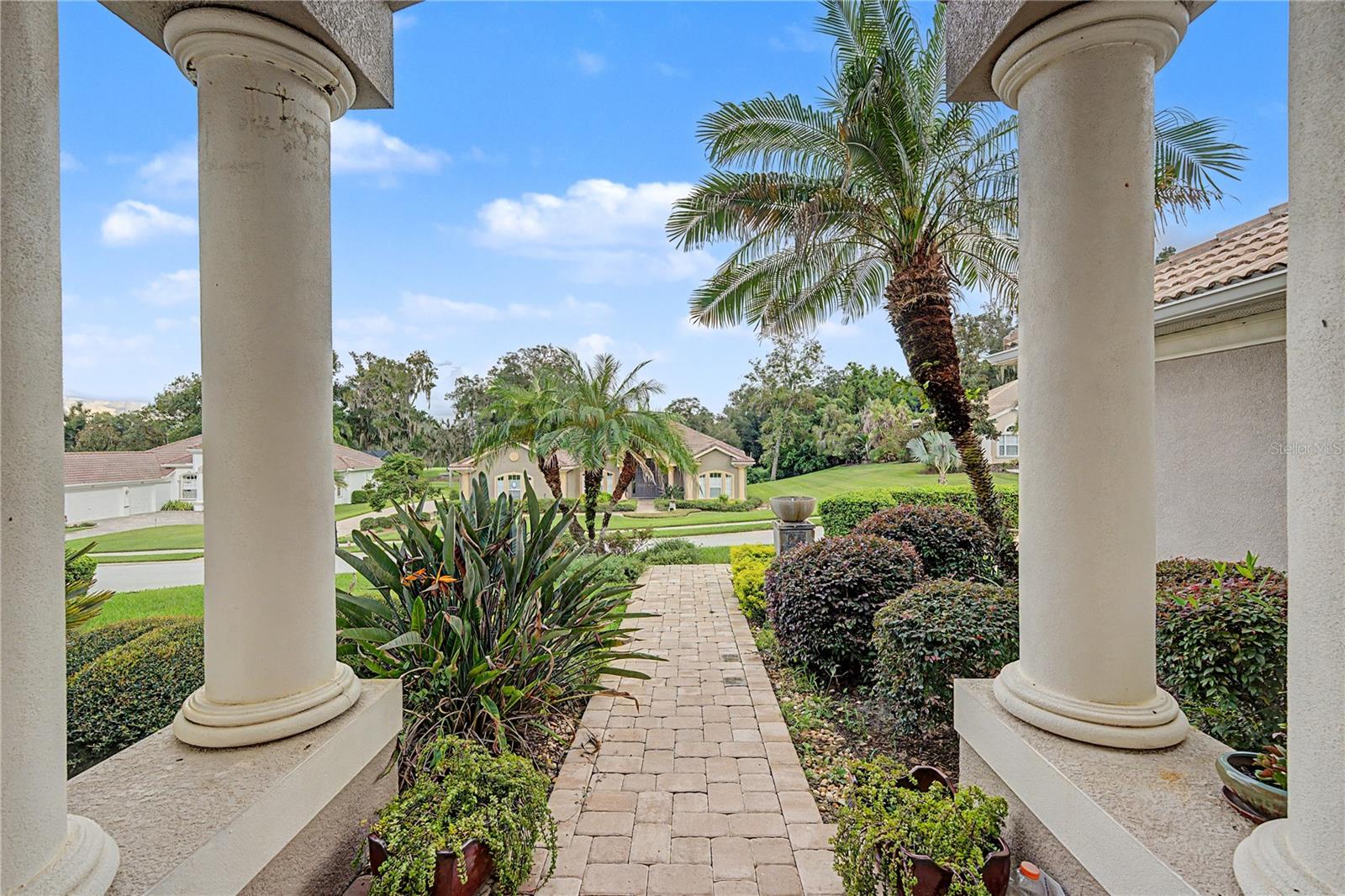 13823 THOROUGHBRED DR — photo 17