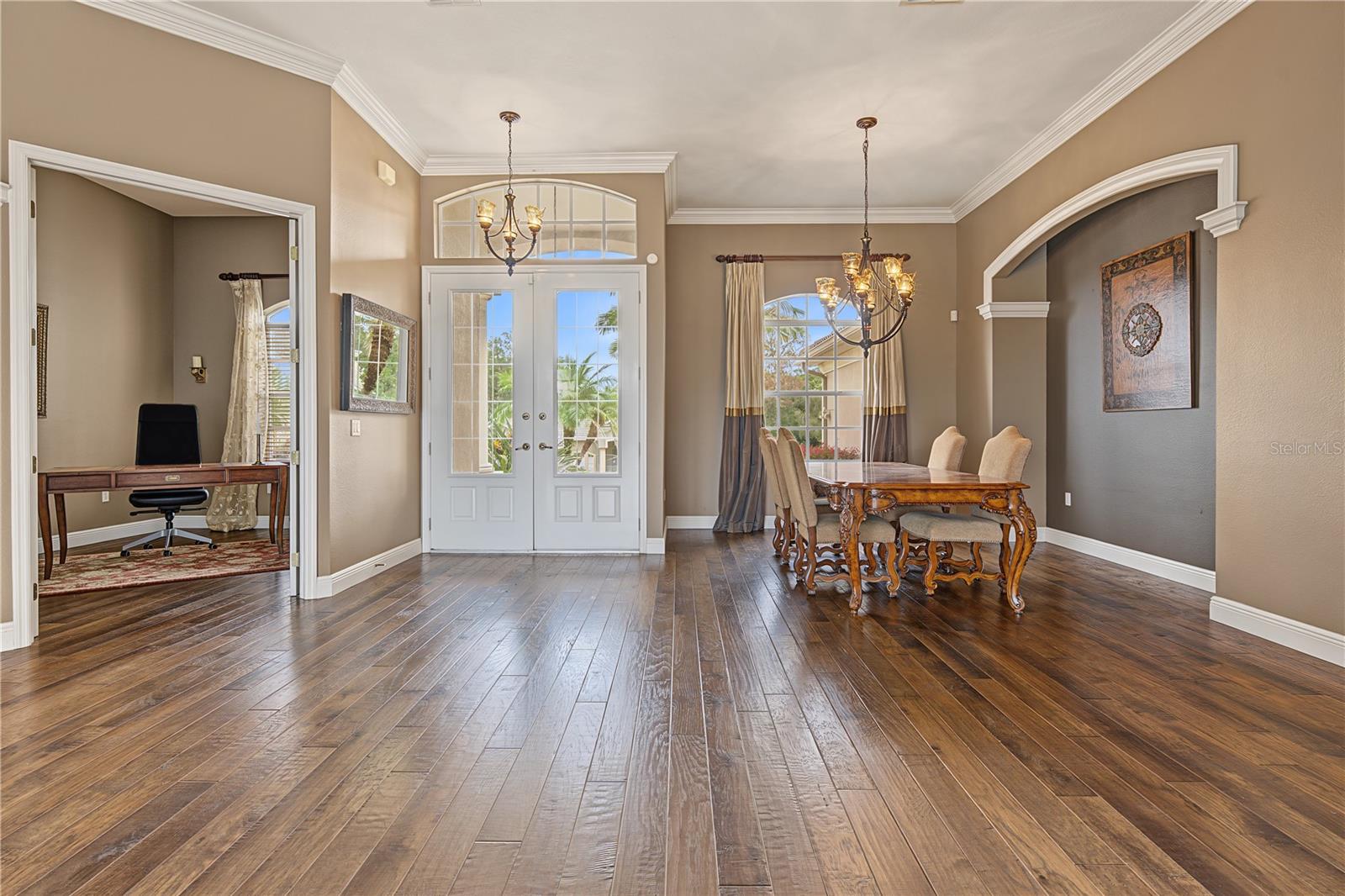 13823 THOROUGHBRED DR — photo 27