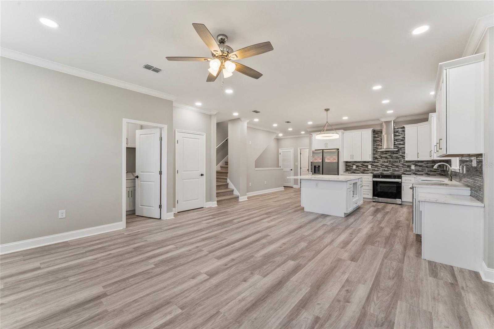 809 W LINEBAUGH AVE #2B — photo 17