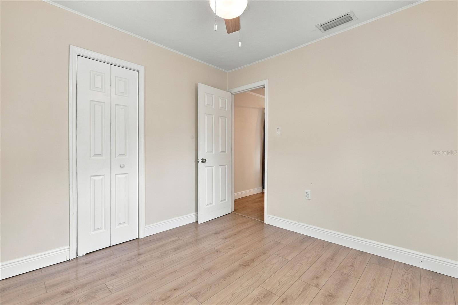304 MOUNT PLEASANT RD — photo 18