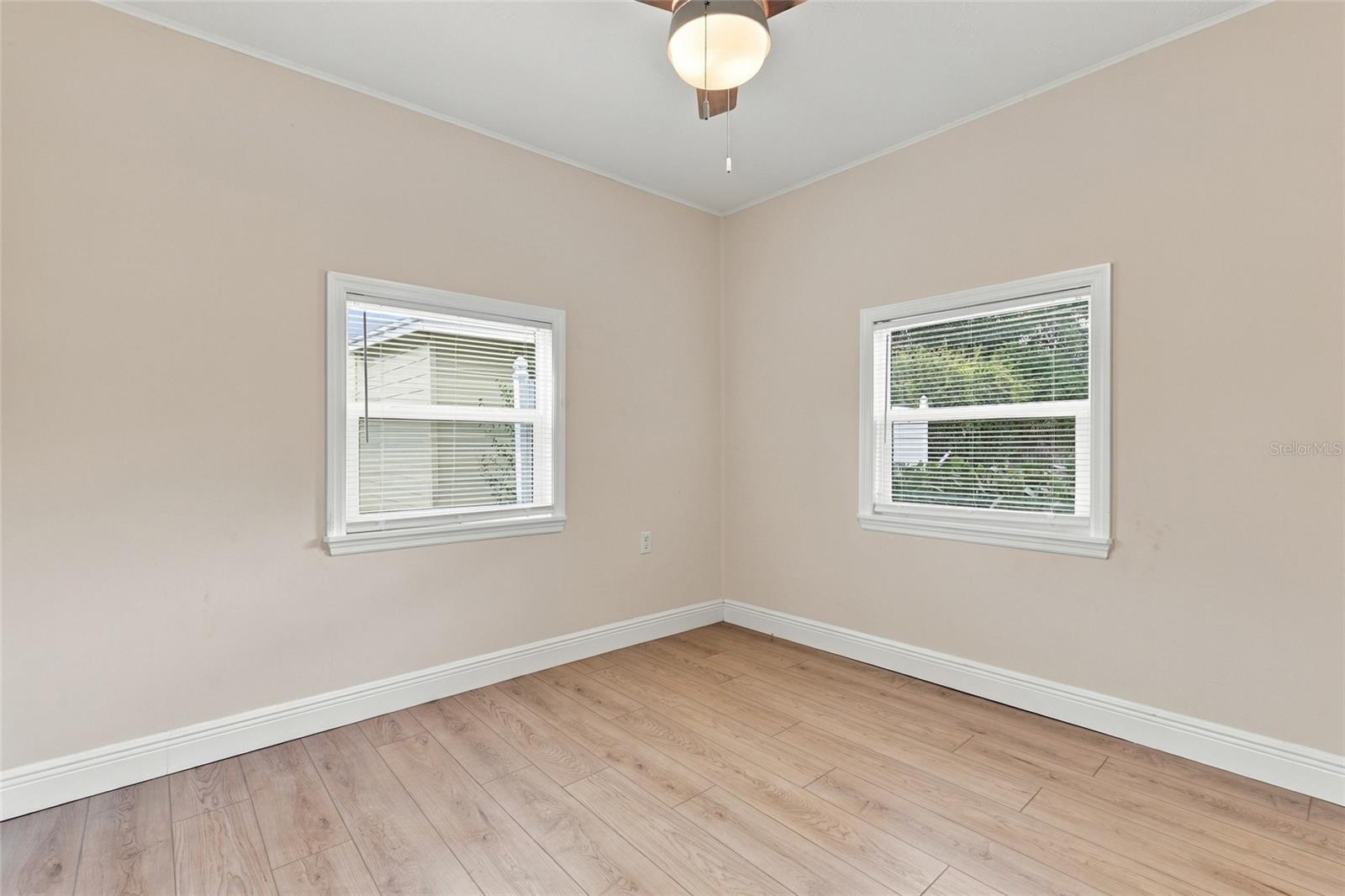 304 MOUNT PLEASANT RD — photo 19