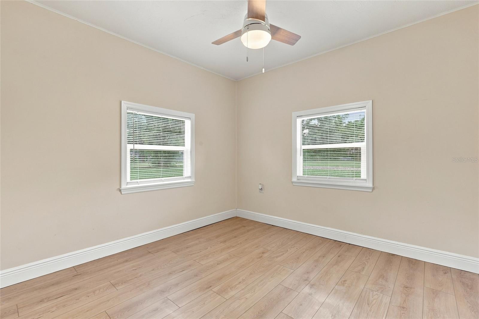 304 MOUNT PLEASANT RD — photo 17