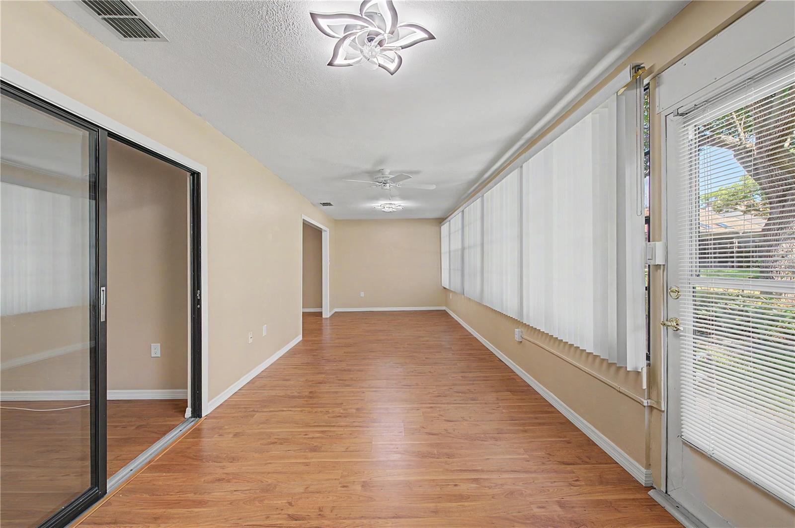 1302 GOLFVIEW DR — photo 12