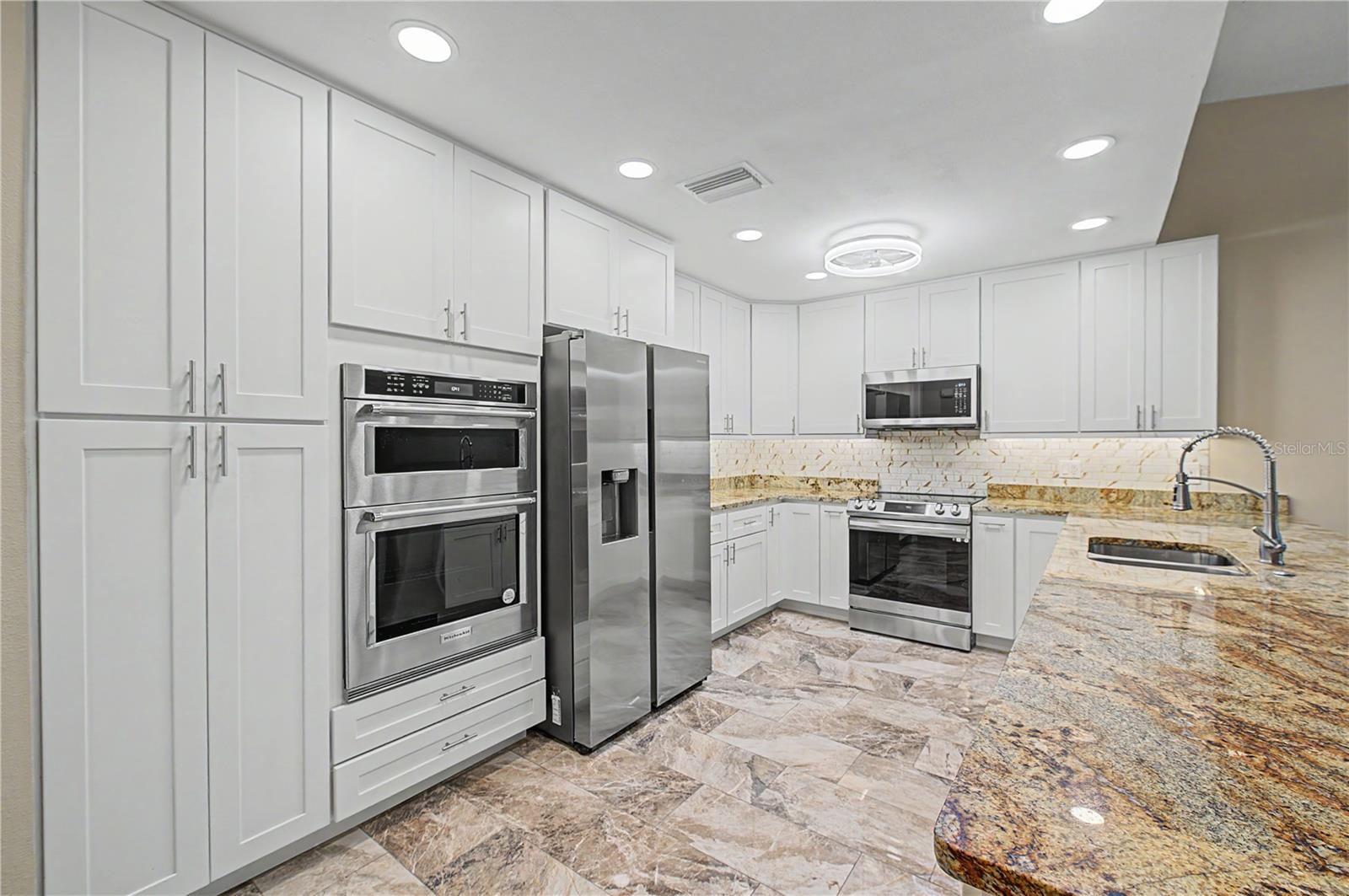 1302 GOLFVIEW DR — photo 16