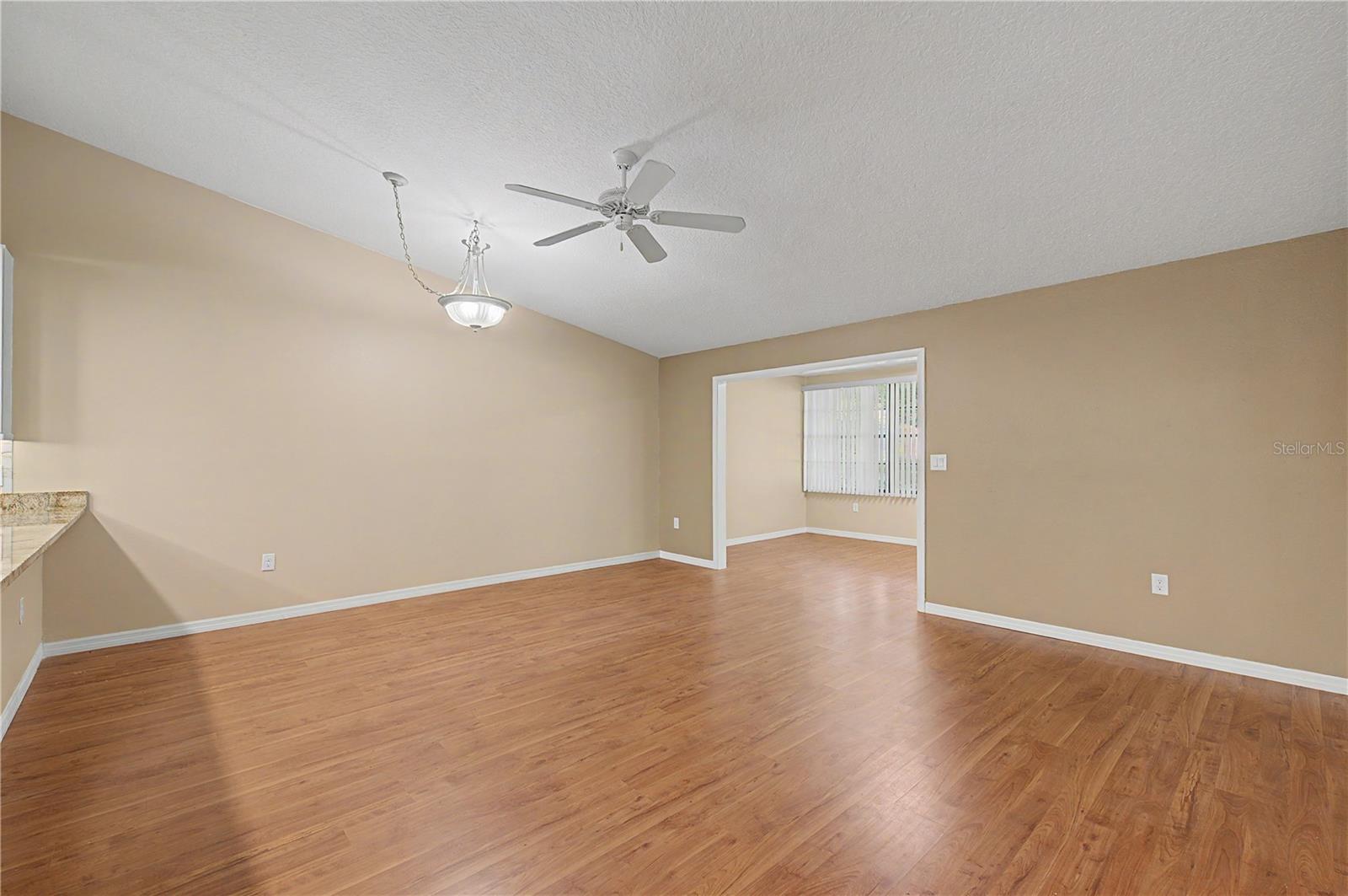 1302 GOLFVIEW DR — photo 3