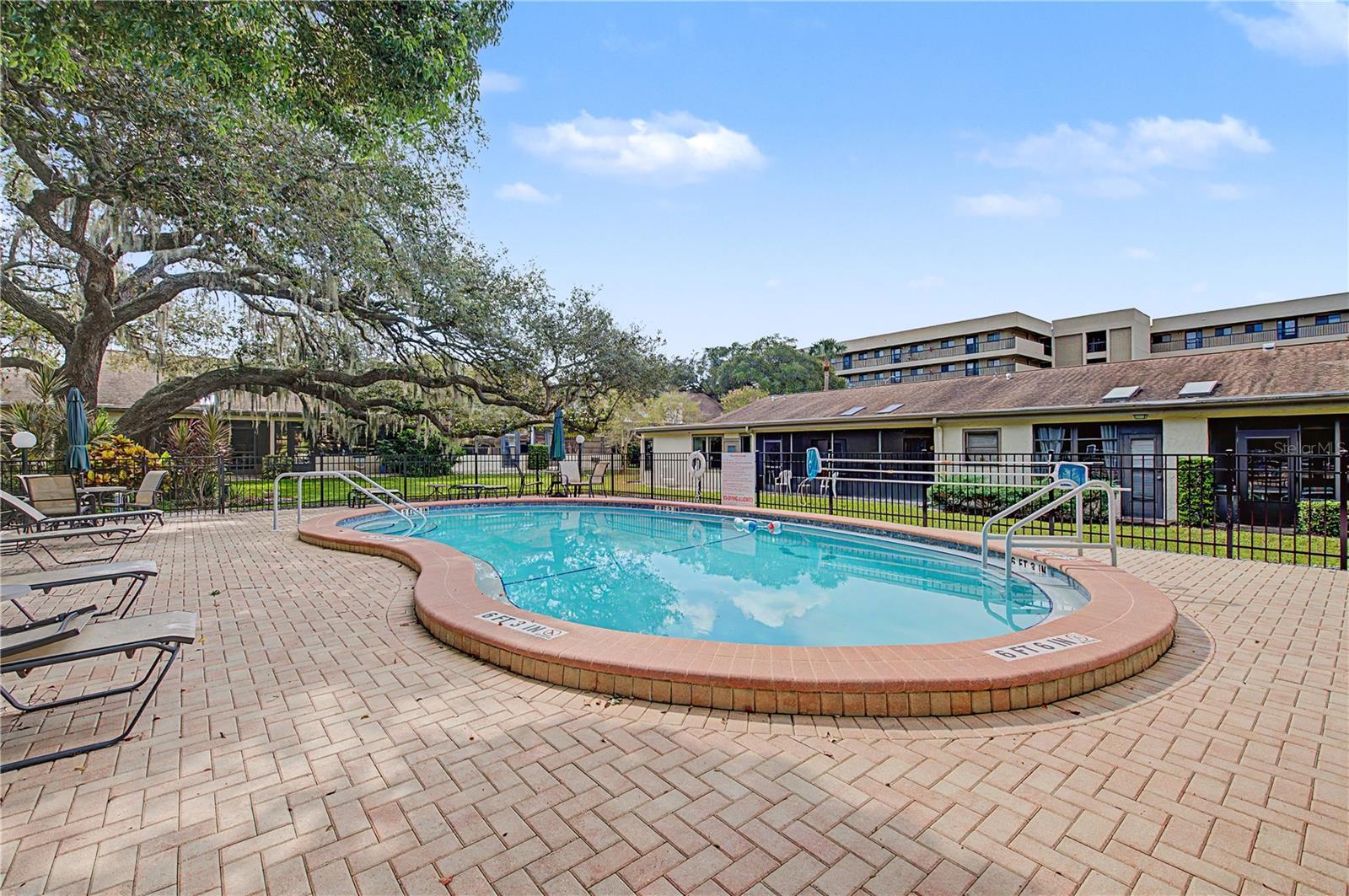 1302 GOLFVIEW DR — photo 34