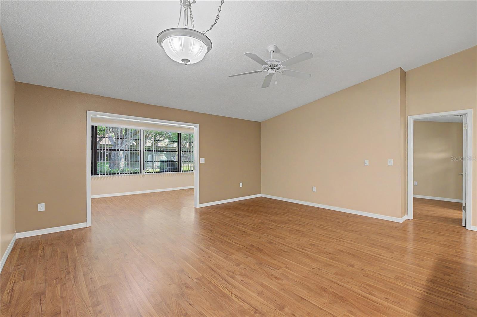 1302 GOLFVIEW DR — photo 6