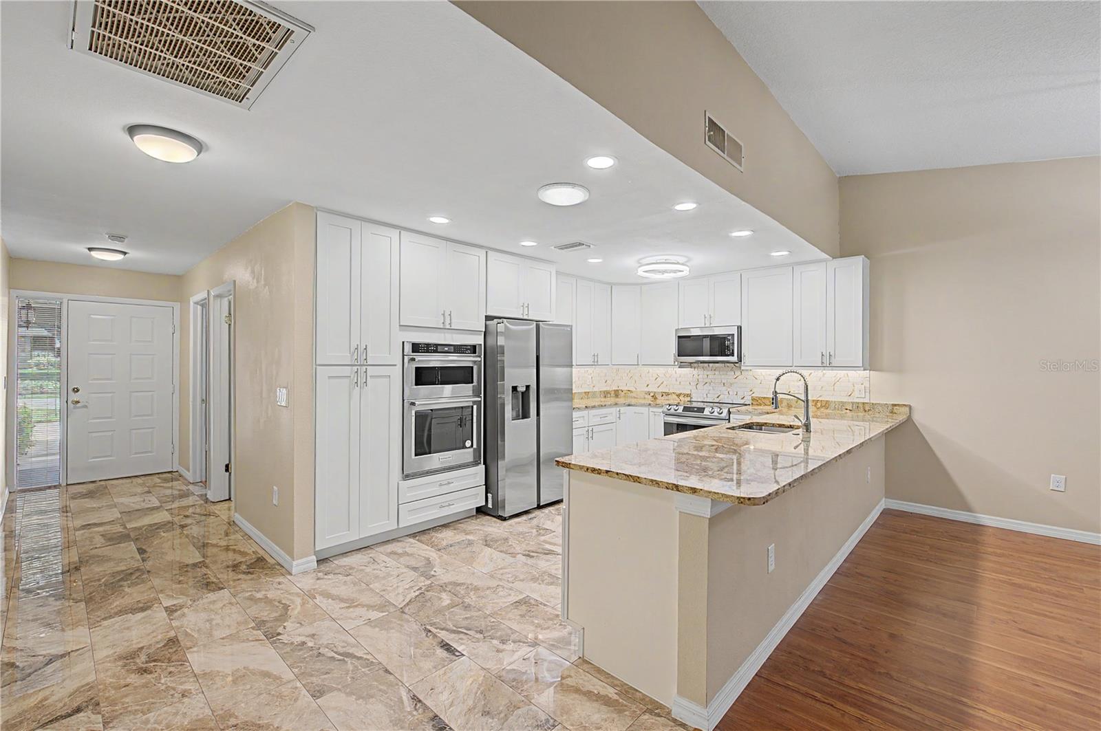 1302 GOLFVIEW DR — photo 15