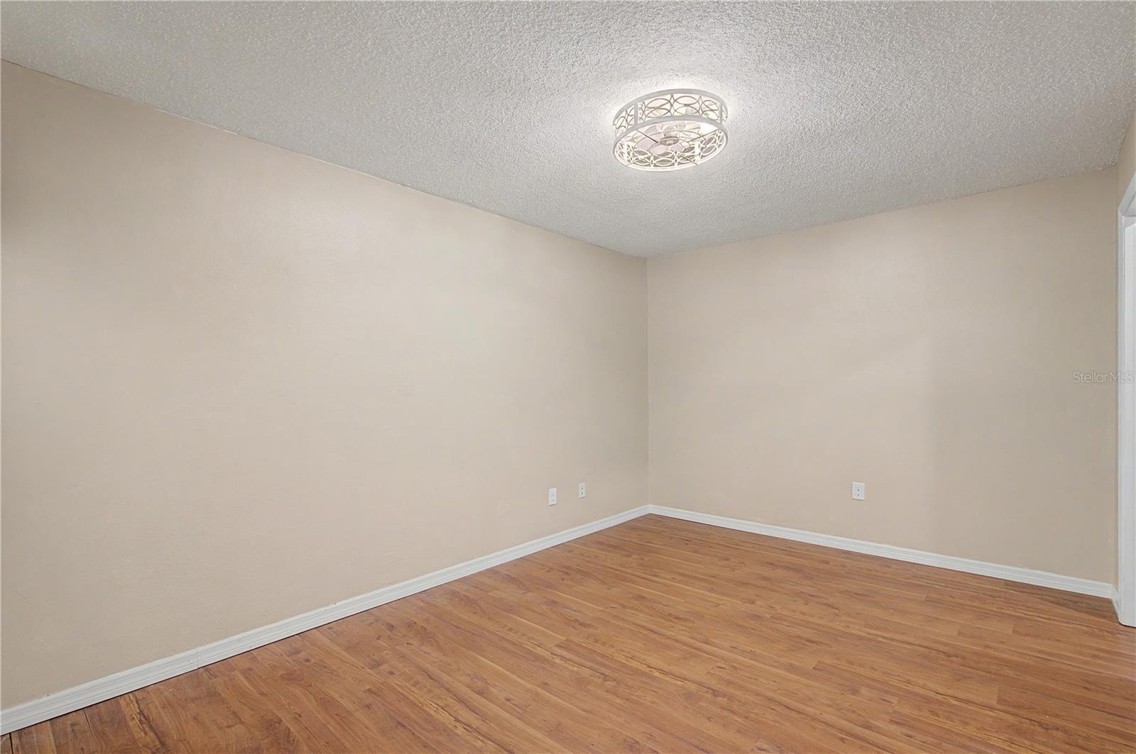 1302 GOLFVIEW DR — photo 18