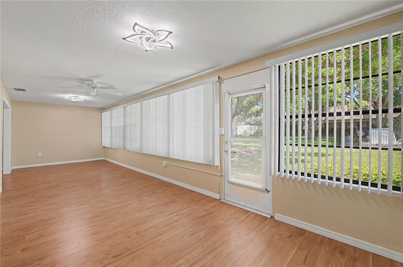 1302 GOLFVIEW DR — photo 11