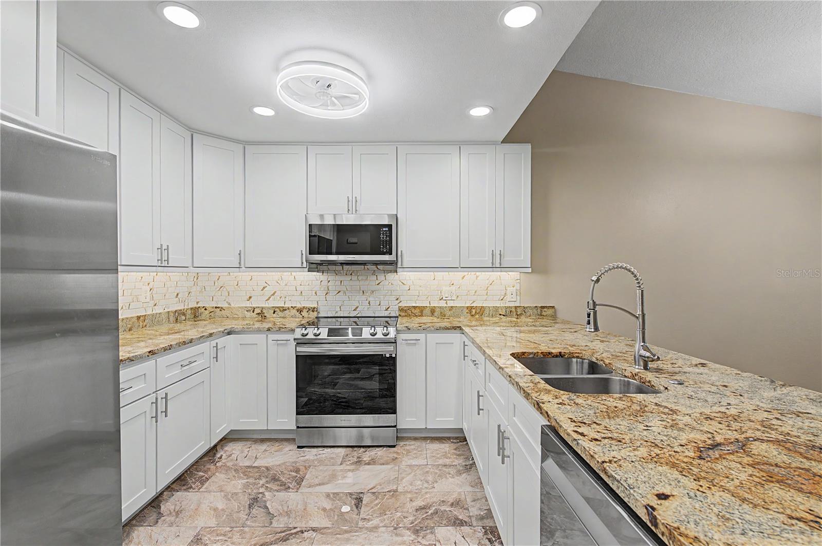 1302 GOLFVIEW DR — photo 17