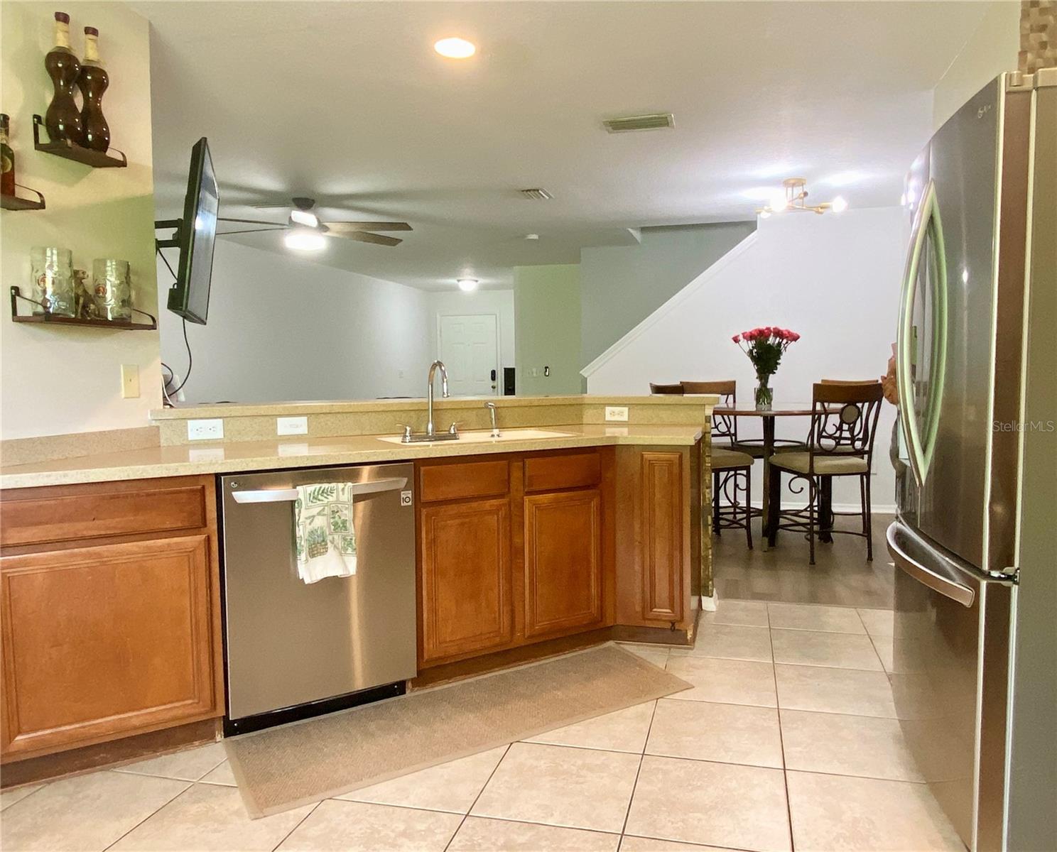 1529 WATER TERRACE LN — photo 3