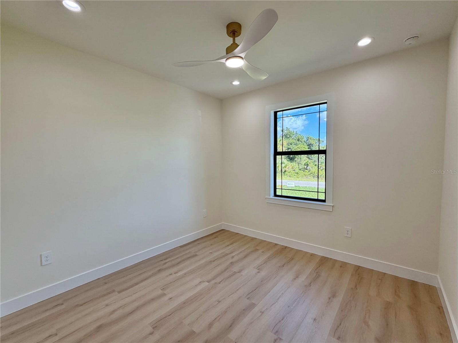 1845 HAVELOCK AVE — photo 17