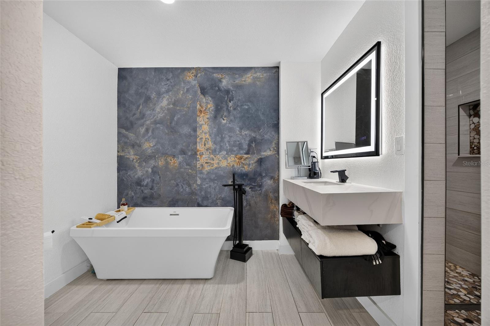 6484 ANGLE PL — photo 21