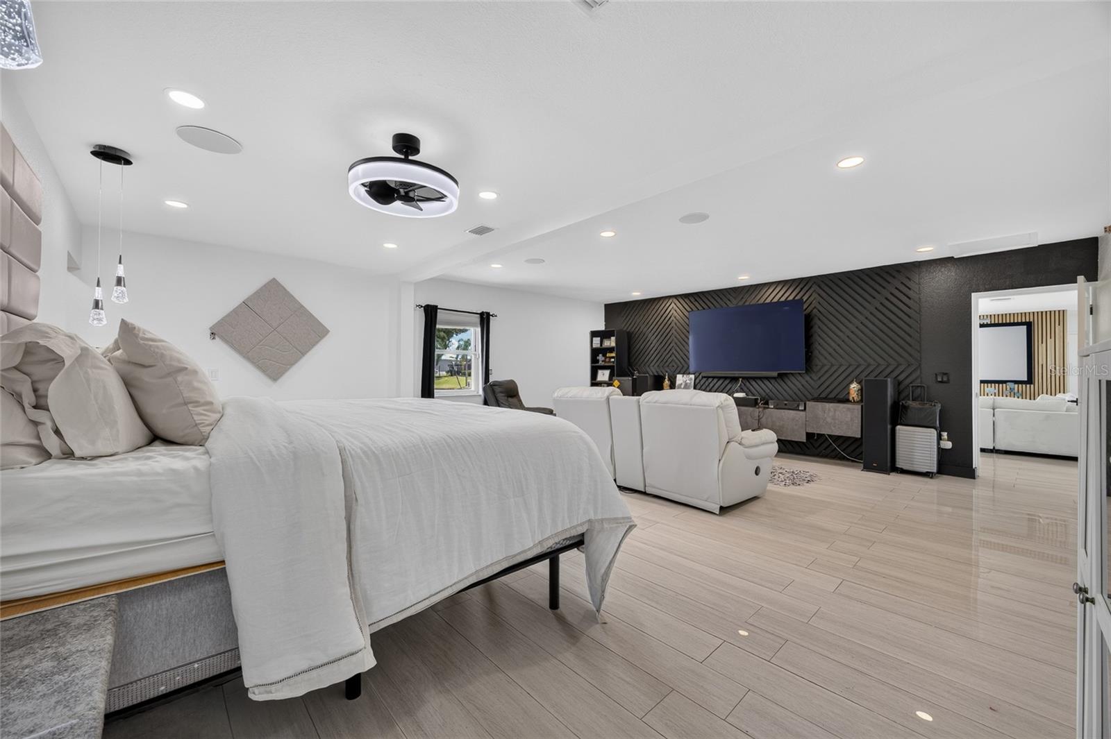 6484 ANGLE PL — photo 19