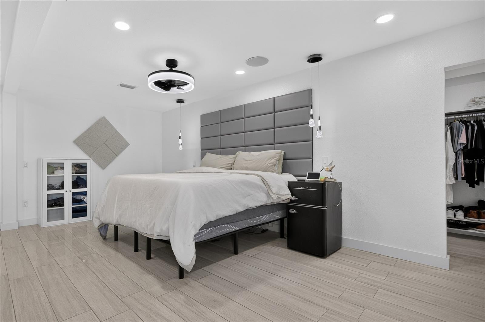 6484 ANGLE PL — photo 18