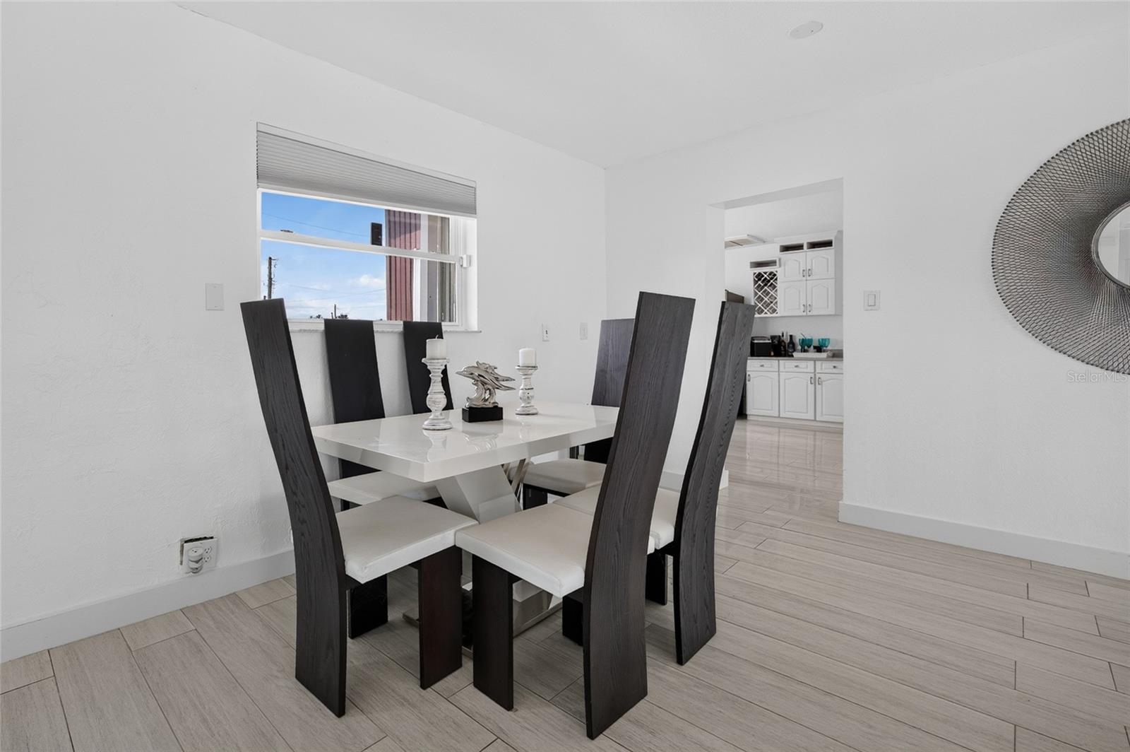 6484 ANGLE PL — photo 10