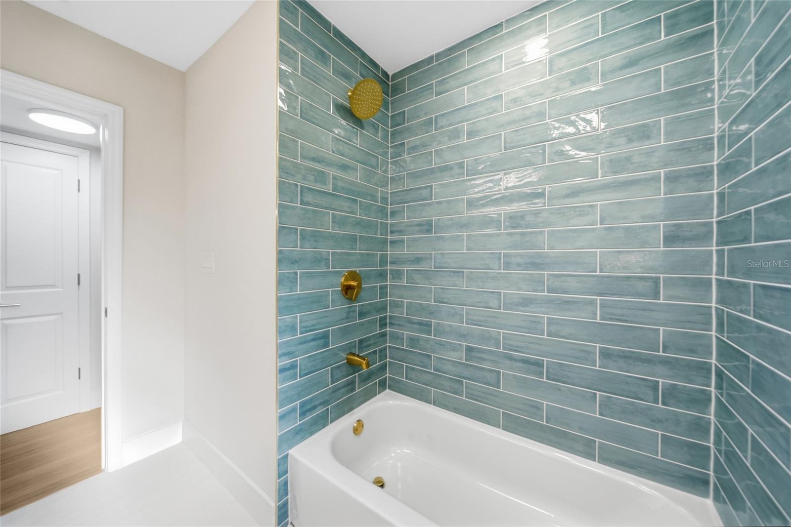 5401 E 98TH AVE — photo 24