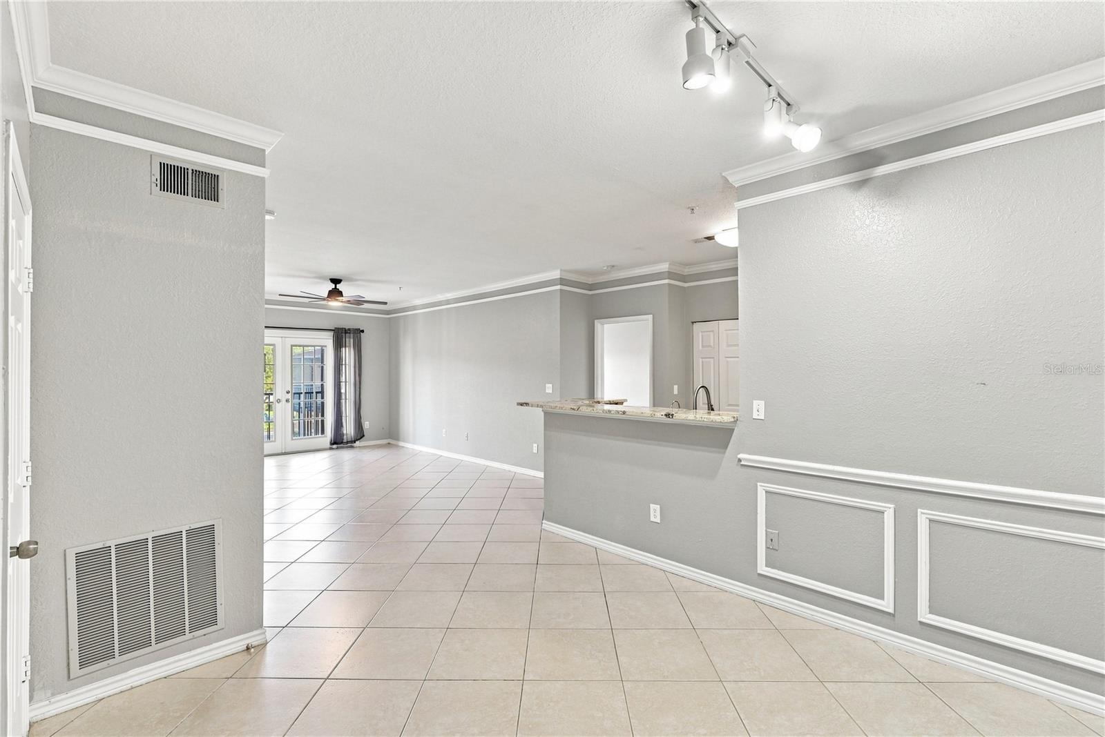 4333 BAYSIDE VILLAGE DR #206 — photo 9