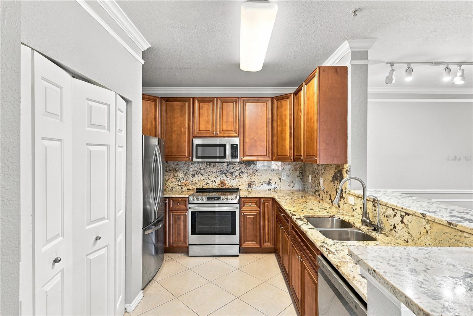 4333 BAYSIDE VILLAGE DR #206 — photo 4