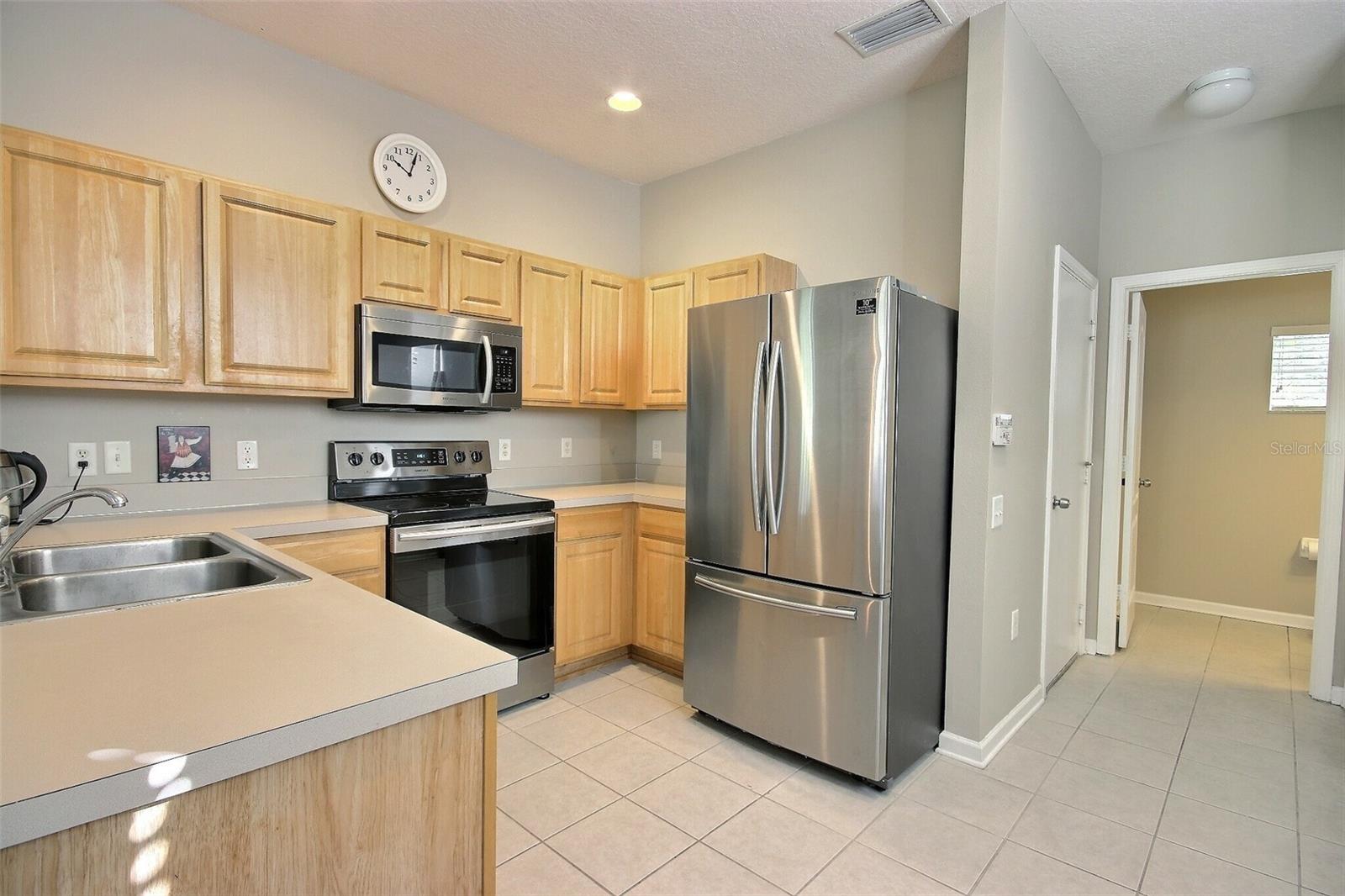 8238 72ND ST E — photo 2