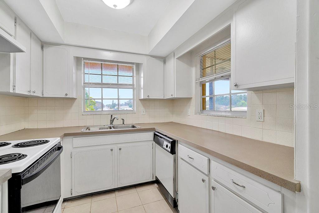 30 LIBERTY WAY #13 — photo 4