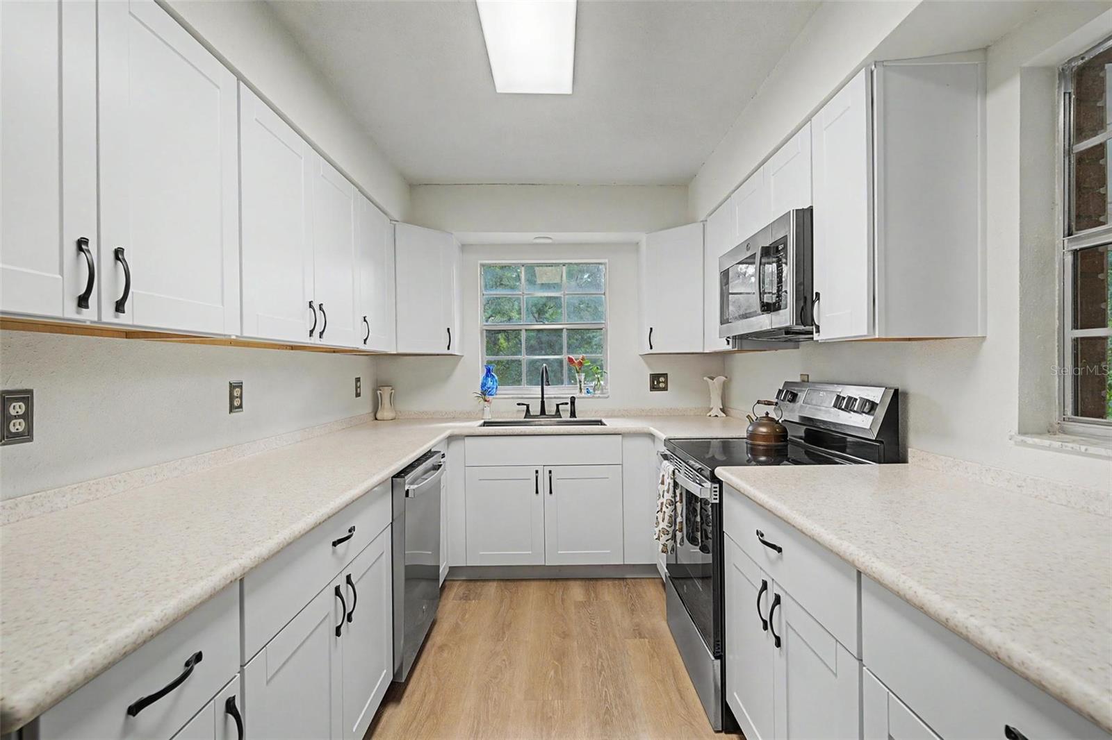3621 OAKWOOD DR — photo 9