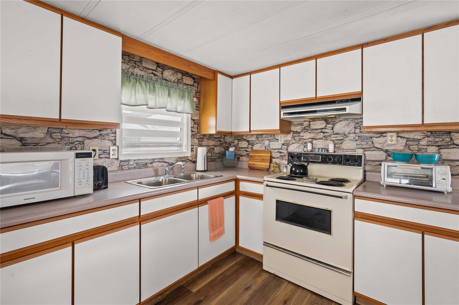 36917 GRACE AVE — photo 9