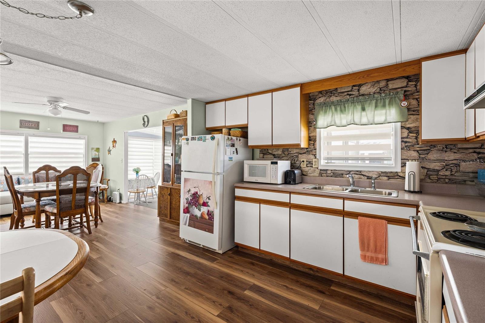 36917 GRACE AVE — photo 7