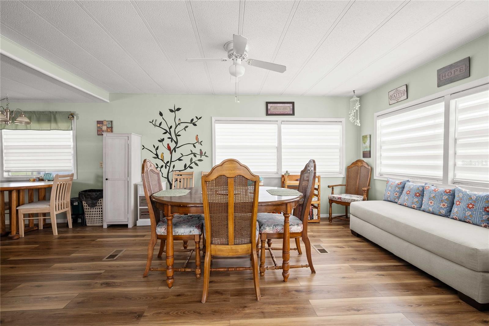 36917 GRACE AVE — photo 13