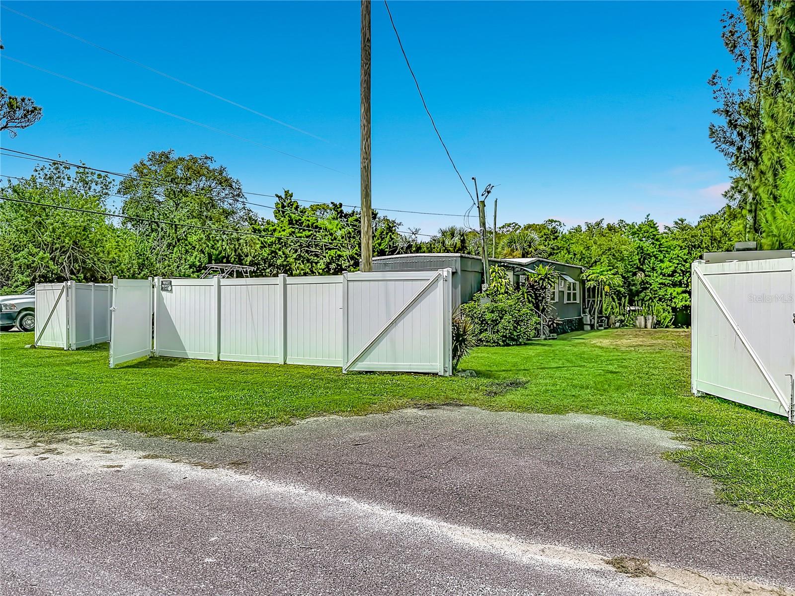 14529 WILLIAMS LN — photo 15
