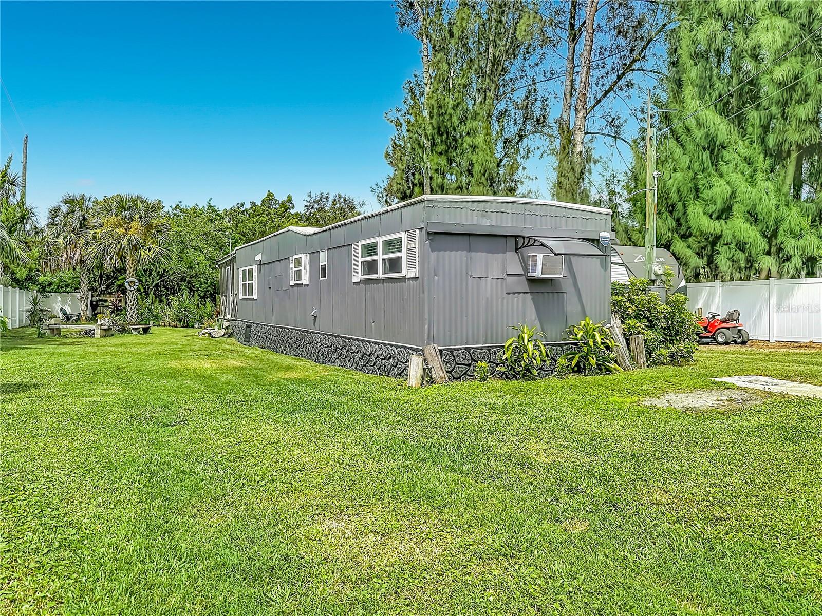 14529 WILLIAMS LN — photo 45