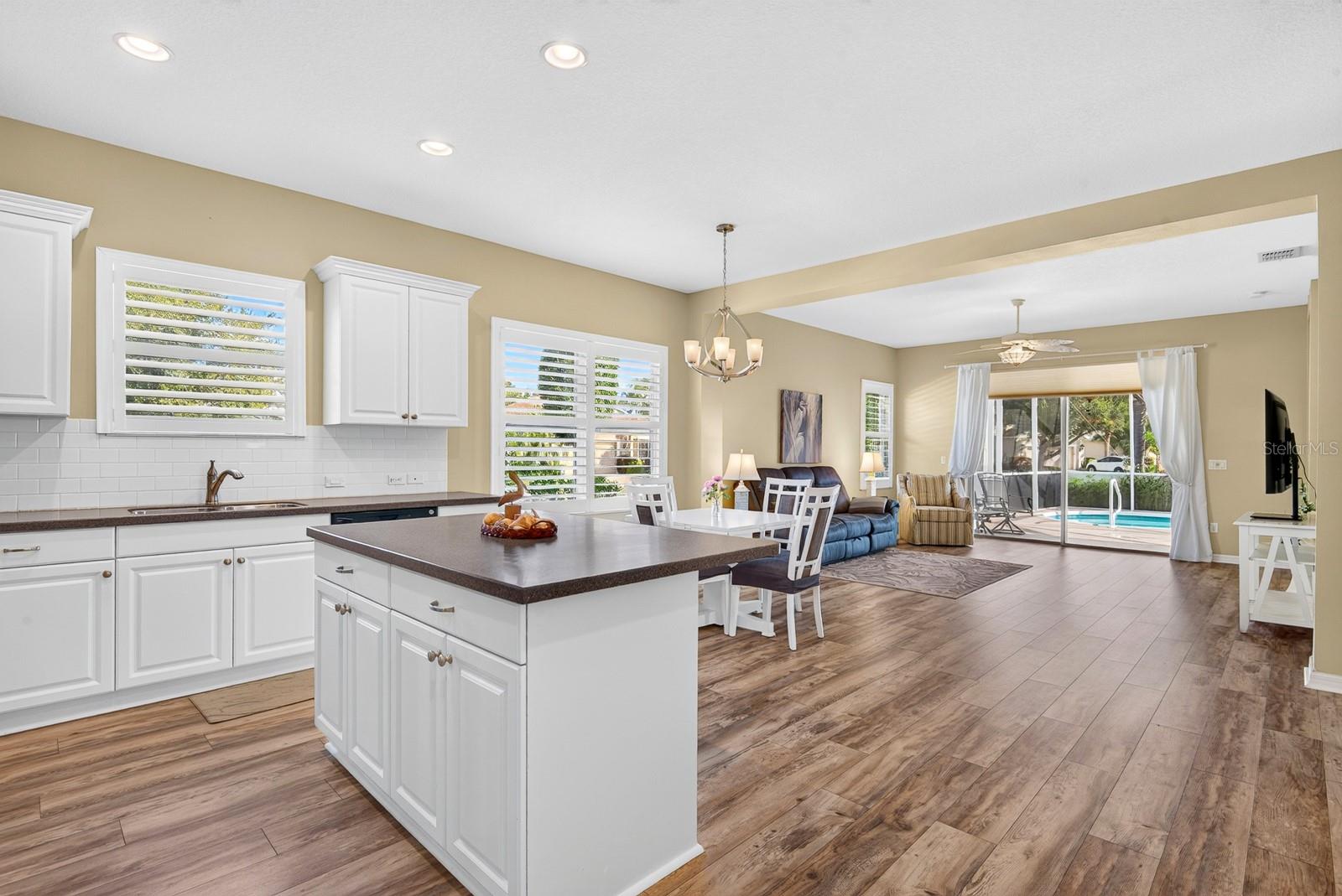 1475 BLUE HORIZON CIR — photo 5