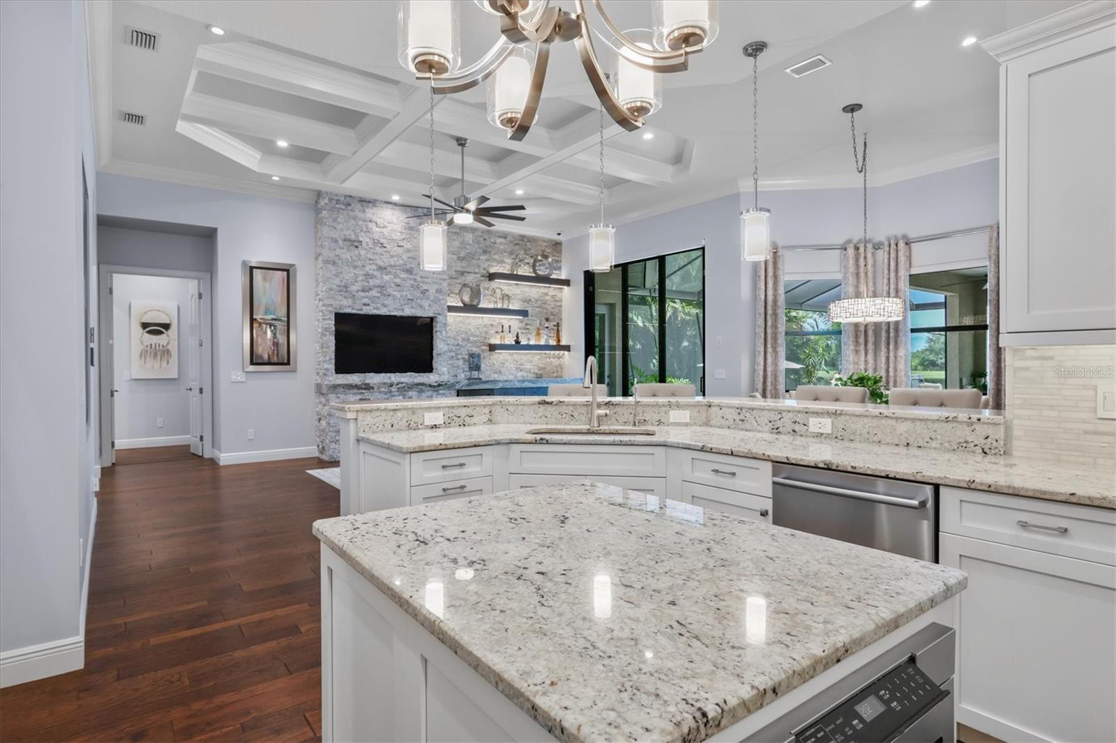 7235 PRESTBURY CIR — photo 12
