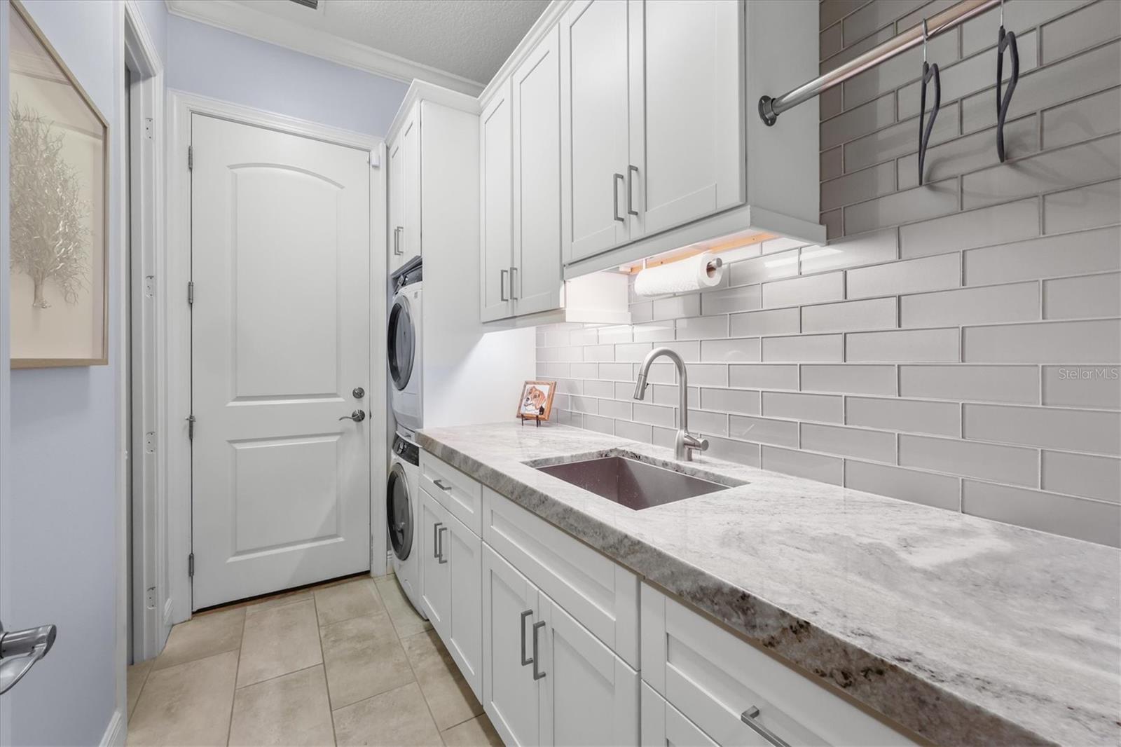7235 PRESTBURY CIR — photo 25