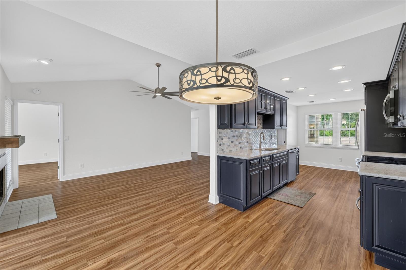 8352 MEADOWBROOK DR #10 — photo 10