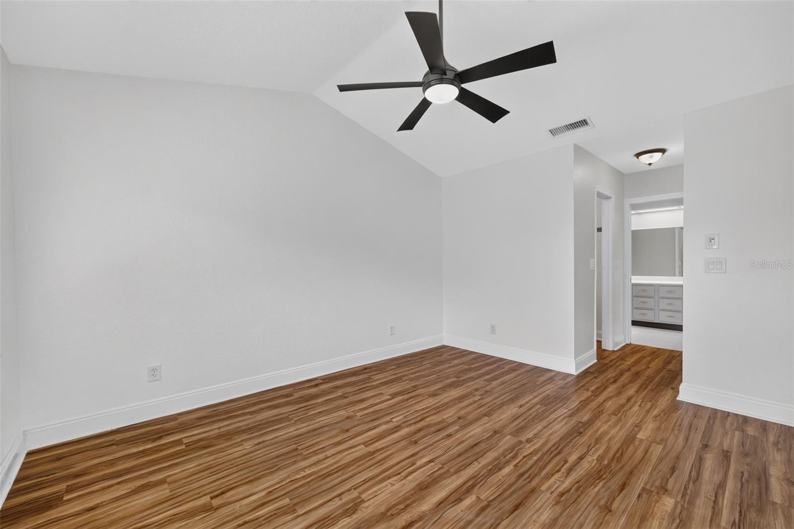 8352 MEADOWBROOK DR #10 — photo 18