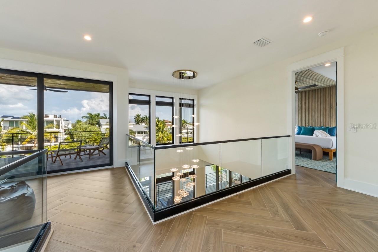 515 LOQUAT DR — photo 29
