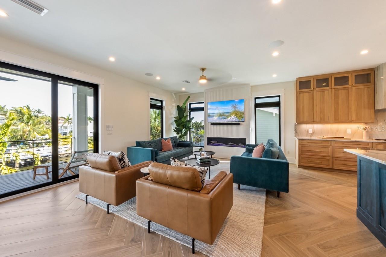 515 LOQUAT DR — photo 17