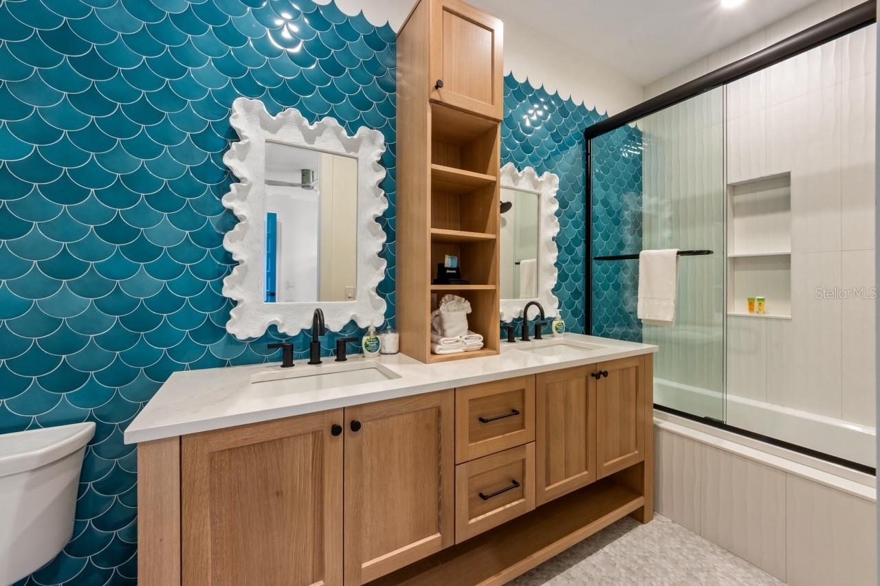 515 LOQUAT DR — photo 38