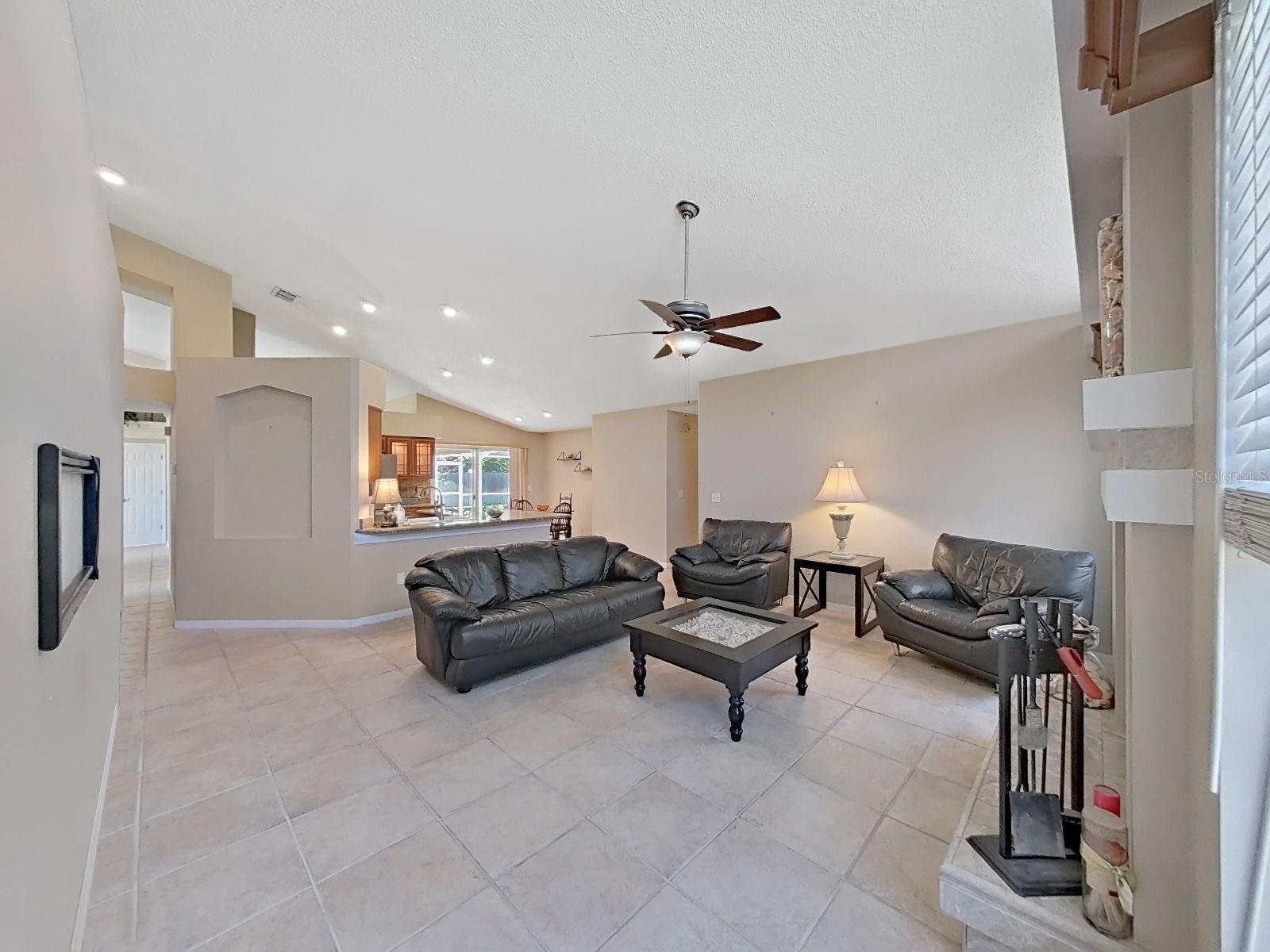 15001 MEADOWLAKE ST — photo 23