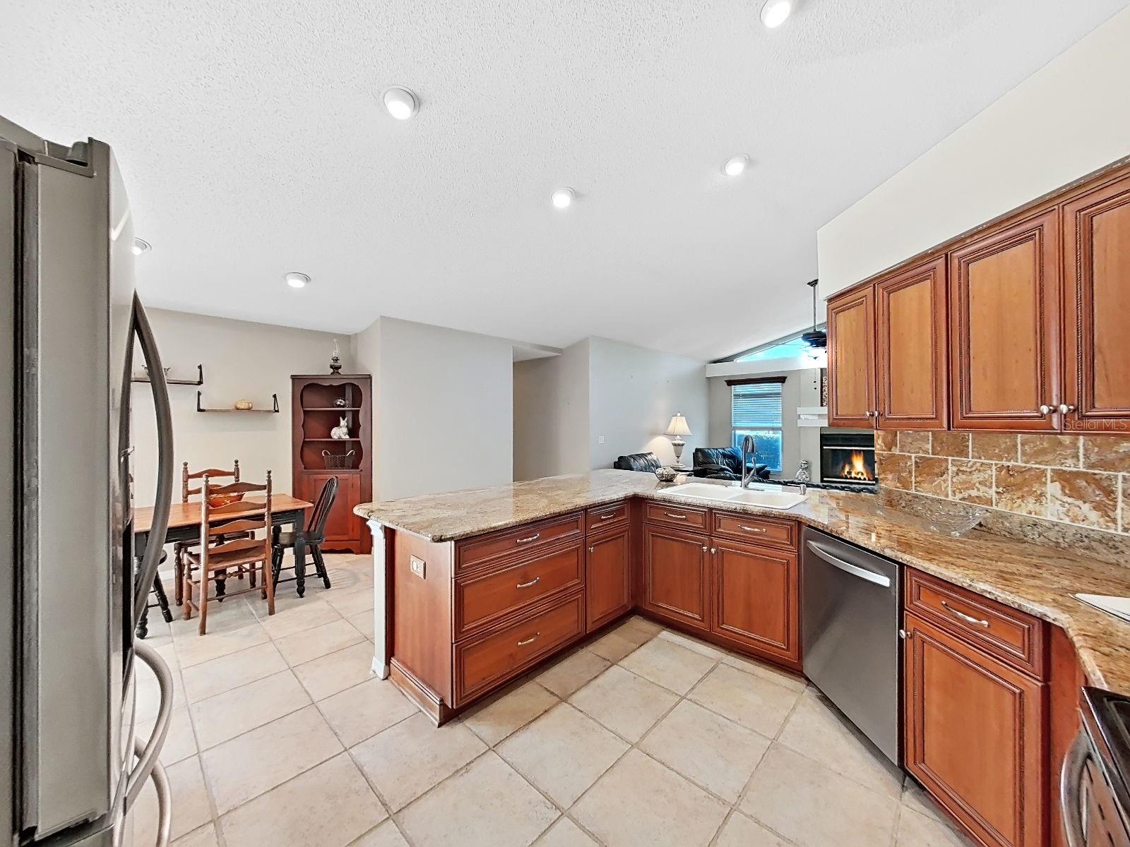 15001 MEADOWLAKE ST — photo 15