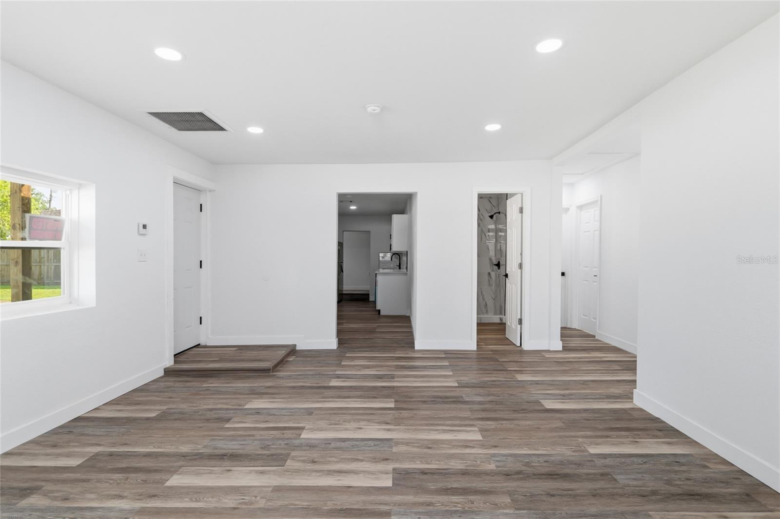 1707 E FRIERSON AVE — photo 7