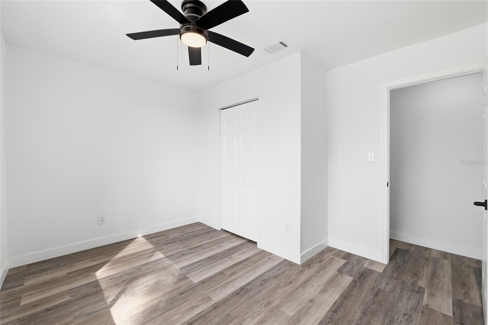 1707 E FRIERSON AVE — photo 21