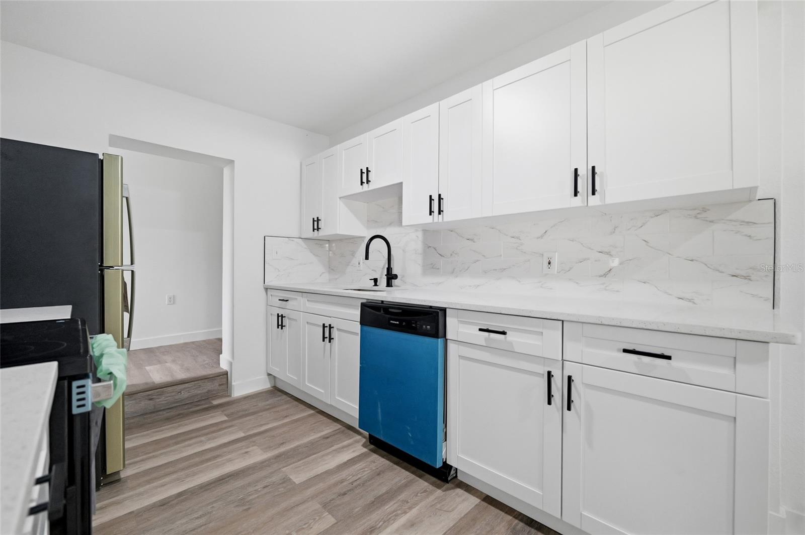1707 E FRIERSON AVE — photo 13