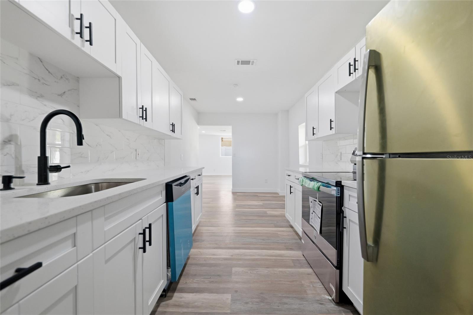 1707 E FRIERSON AVE — photo 14
