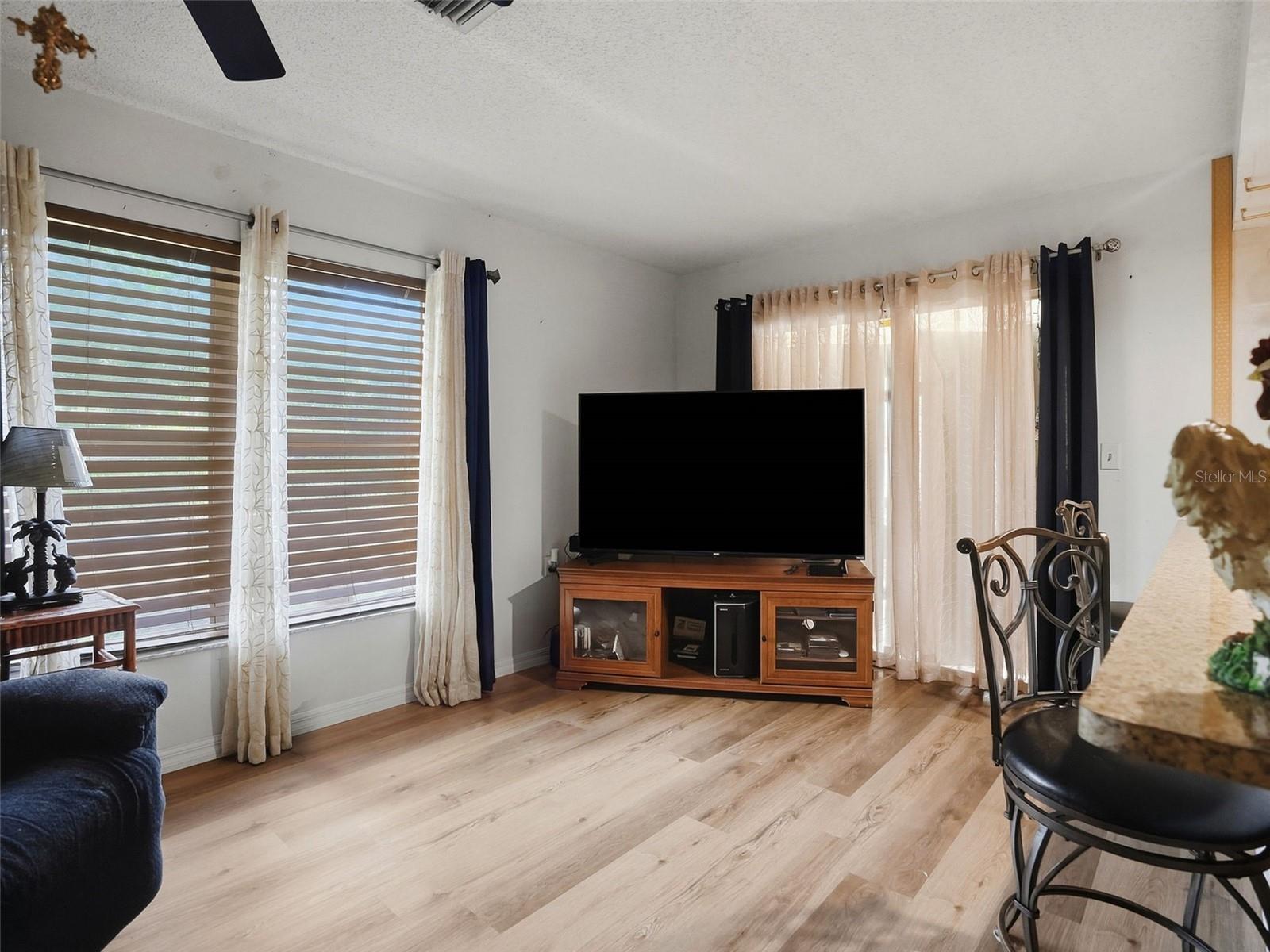 8215 SAN FELIPE CT — photo 10