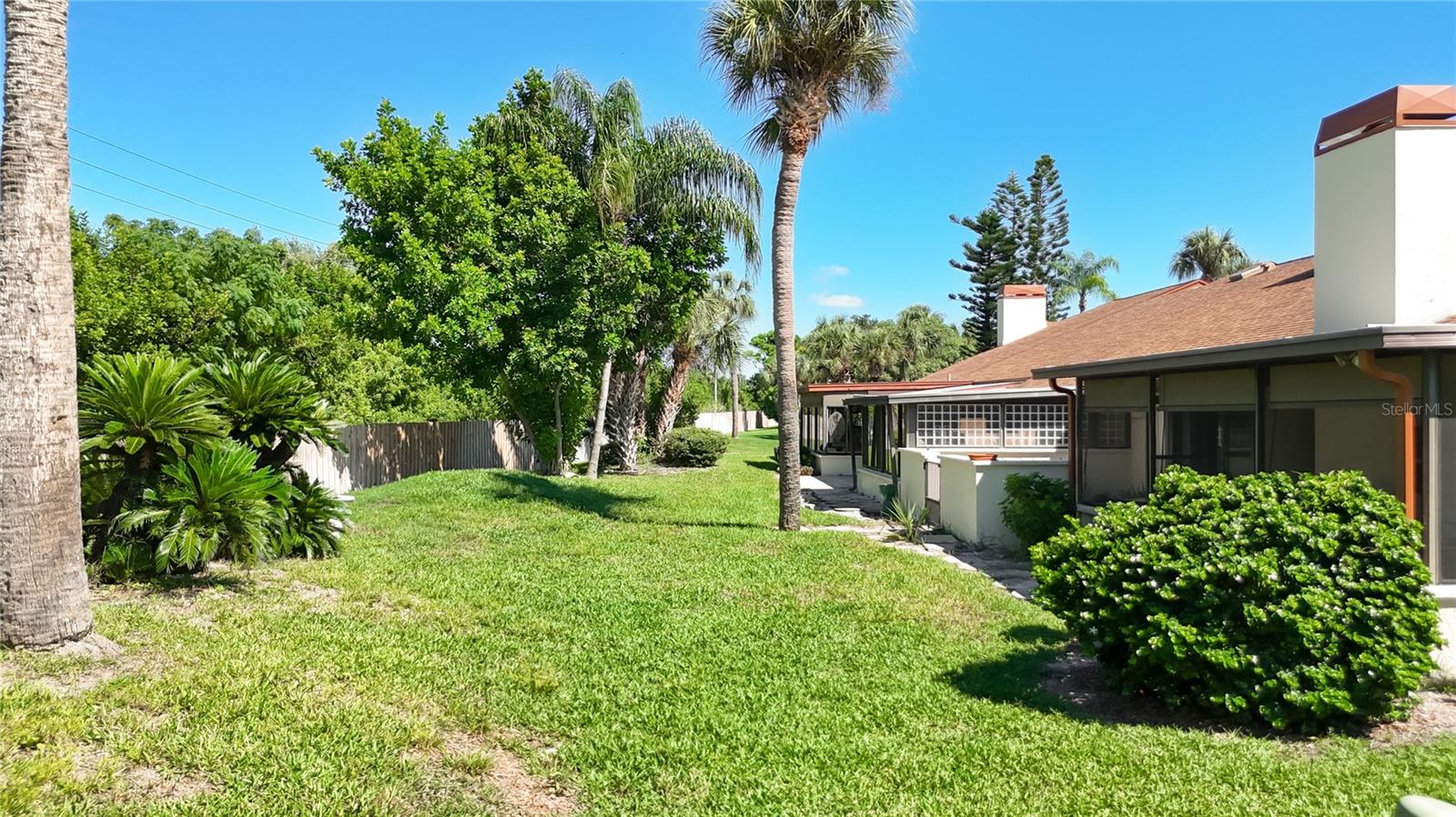 6010 COURTSIDE DR — photo 42